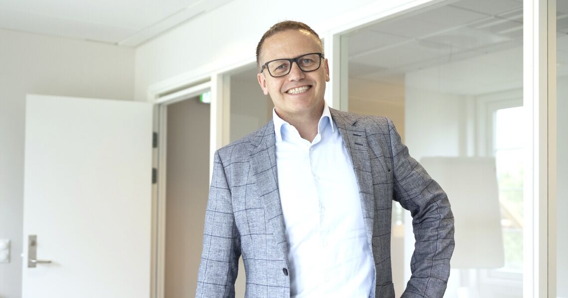 Sterke fagmiljøer og tydelige utviklingsmuligheter er det som virkelig tiltrekker talenter – ikke flotte ord i stillingsannonsen. (Foto: Thor Nielsen/SINTEF) Sterke fagmiljøer og tydelige utviklingsmuligheter er det som virkelig tiltrekker talenter – ikke flotte ord i stillingsannonsen. (Foto: Thor Nielsen/SINTEF)
