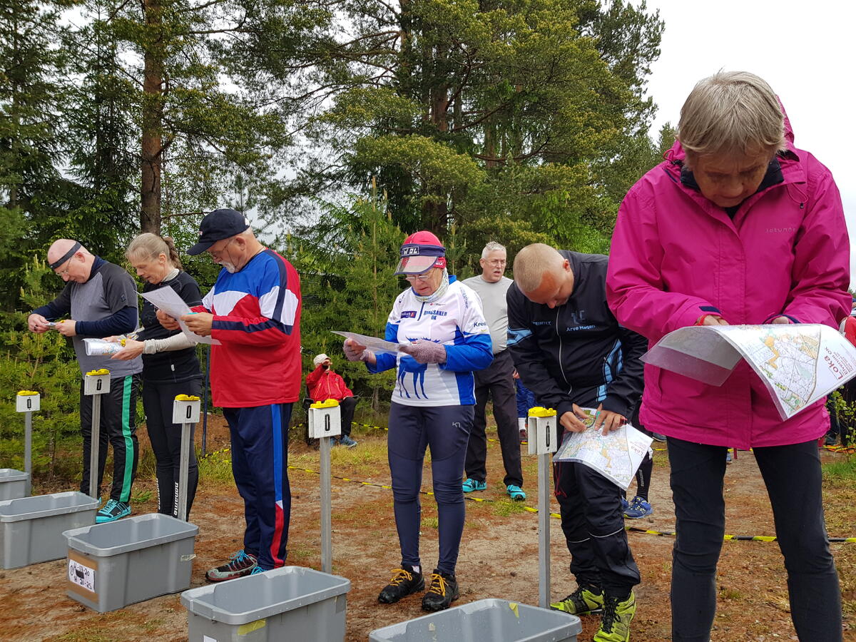 Studderer kartet ett minutt før start