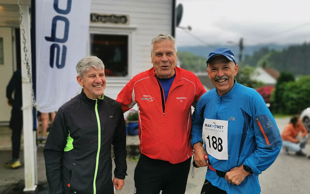 Tre fjellgeiter frå Mjøsdalen IL, f.v. Anders Boge, Øystein Øvsthus og Trygve Njåstad. (Foto: arrangør)