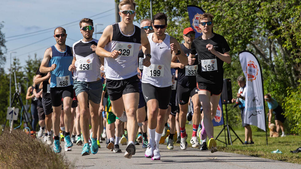 Starten på 3 km har nettopp gått og vinner Anders Vamsæter har allerede tatt teten. (Foto: Bjørn Hytjanstorp)