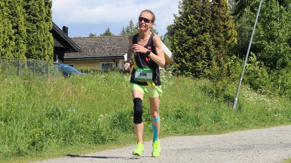 Ingvild Aurdal legger ut på den siste av sine femti jevne runder i grønne Ankerskogen lørdag.