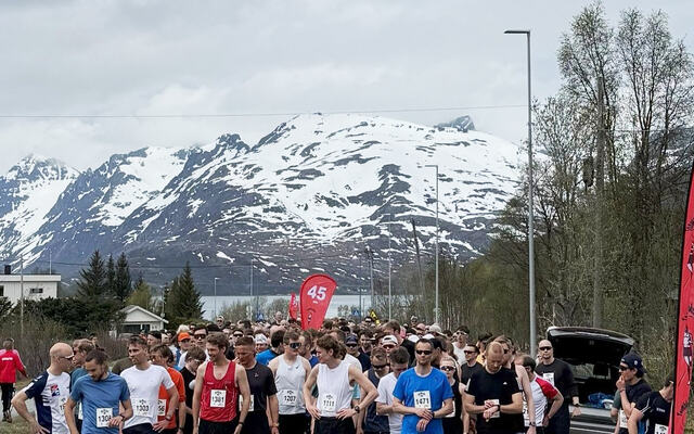 Sjøl om bakgrunnen var vinterlig, så var det gode løpsforhold under Eidemila. (Foto: Tromsø Løpeklubb)