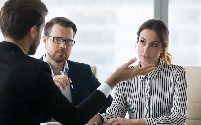 Når lederen lærer seg å lese rommet, kan problemer fanges opp før de vokser seg store. (Foto: Istock.com)