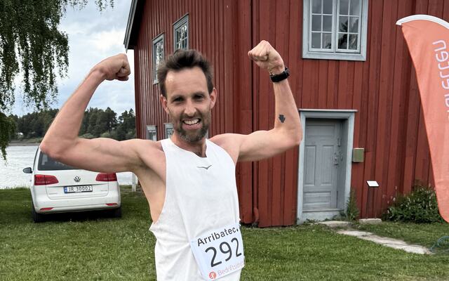 Sindre Buraas ga bånn gass og gjorde unna 4,25 km i 2:58-pace på Hamar. (Foto: Hilde Hagevik Odde)