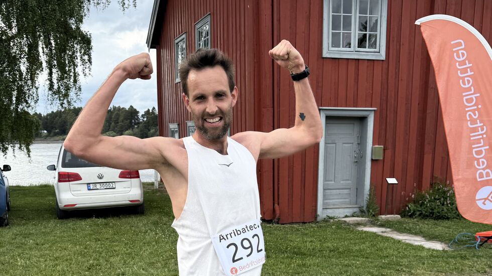 Sindre Buraas ga bånn gass og gjorde unna 4,25 km i 2:58-pace på Hamar. (Foto: Hilde Hagevik Odde)