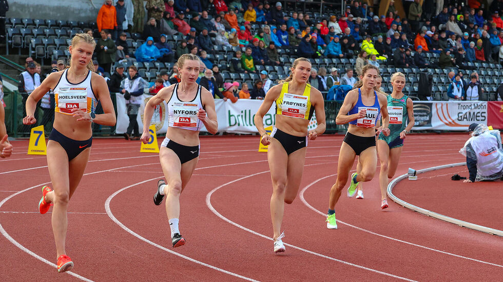 Det er et høyt nivå på mange norske 800-meterløpere. På Trond Mohn Games fikk de testet ut formen mot hverandre og seg selv. (Alle foto: Arne Dag Myking)