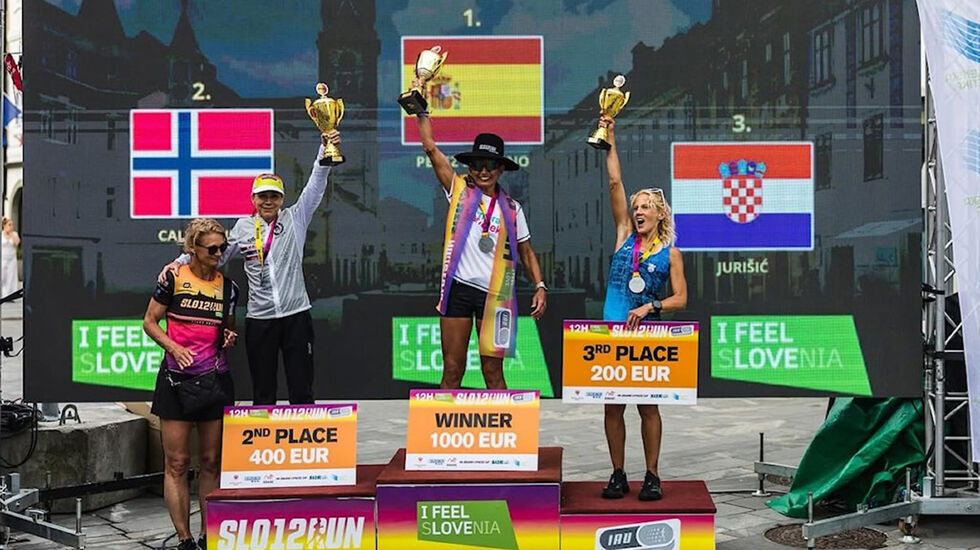 Line Caliskaner på pallen i Slovenian 12-hour run. (Bilder er hentet fra Lines facebook-side)