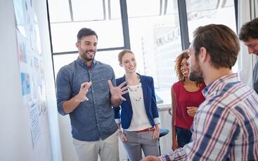 Å holde på de beste handler ikke om frynsegoder – men om ledelse, tillit og tydelig anerkjennelse. (Foto: Istock.com)