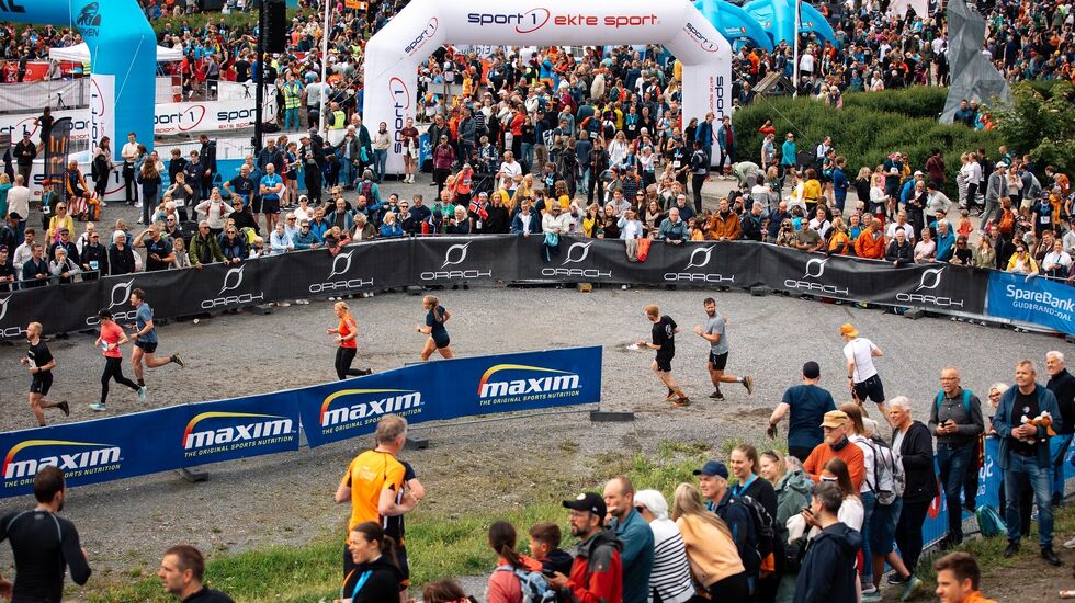 Målgang ved Håkons Hall i Birkebeinerløpet i 2024. (Foto: Emil Sjåstad Nyeng/Birken)