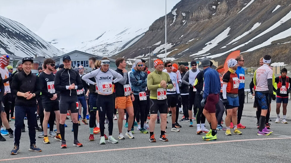 Snart start for Spitsbergen marathon 2025. (Foto: arrangøren)