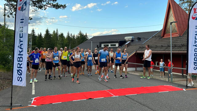 Fra starten av St. Hansgaloppen i et tidligere løp. (Foto: arrangør)
