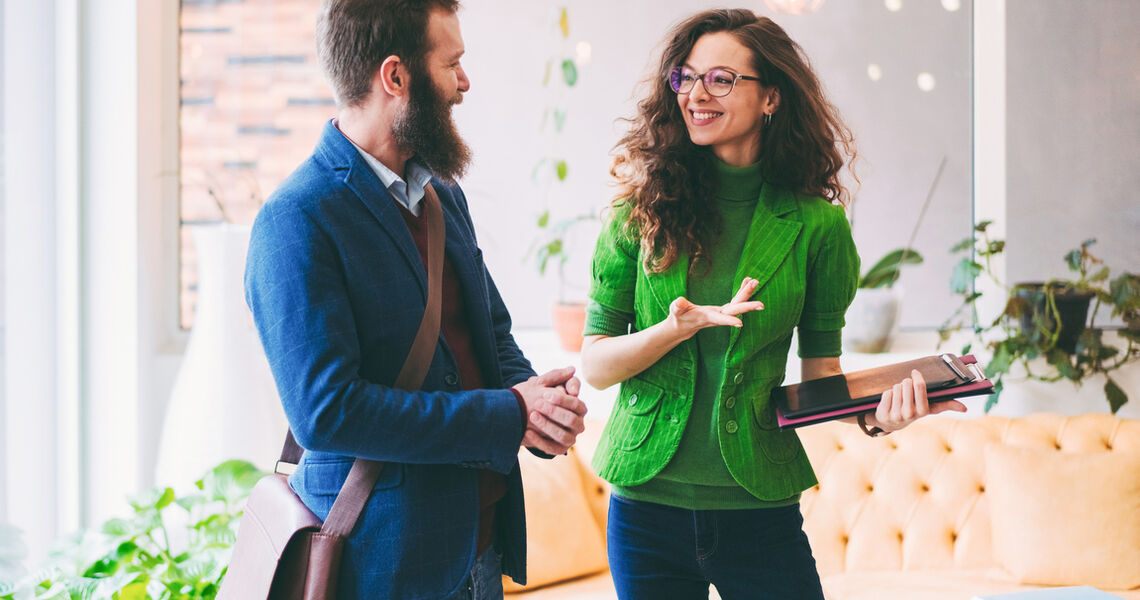 Onboarding handler ikke bare om systemer og struktur – men om å skape trygghet, relasjoner og retning fra første dag. En god start er ingen tilfeldighet – den må planlegges og ledes. (Foto: Istock.com)