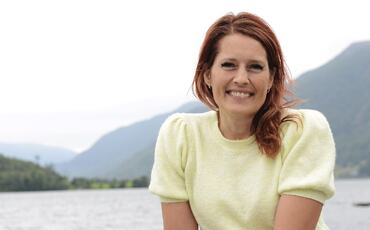 Egenomsorg er ikke en pause fra lederskap – det er en forutsetning for å stå støtt når det stormer. (Foto: Omega design, Astrid Eidhammer Hjelmeland)