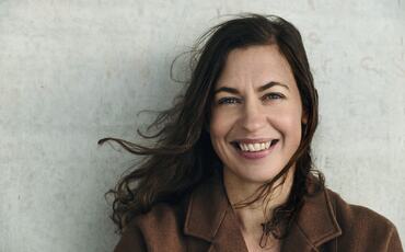 Framtidsetnolog Ida Hult utfordrer ledere til å tenke nytt om læring, teknologi og menneskelige verdier – og viser hvordan vi kan bygge organisasjoner rustet for en verden i konstant endring. (Foto: Peter Cederling)