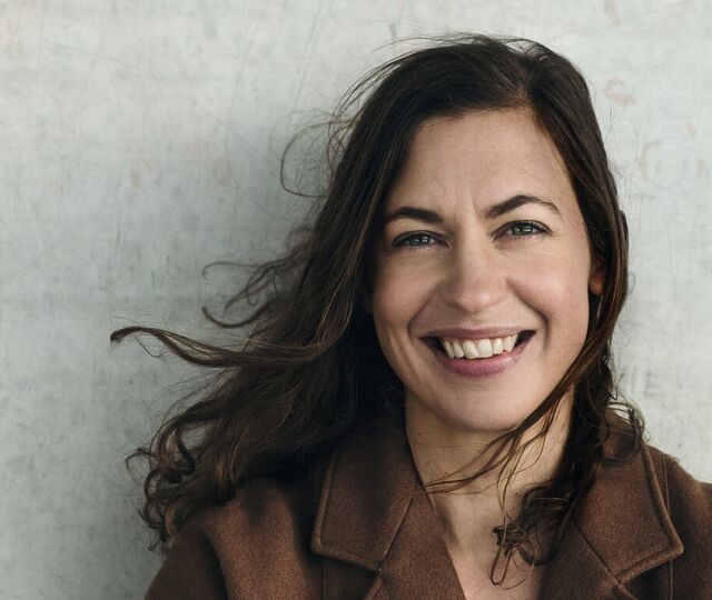 Framtidsetnolog Ida Hult utfordrer ledere til å tenke nytt om læring, teknologi og menneskelige verdier – og viser hvordan vi kan bygge organisasjoner rustet for en verden i konstant endring. (Foto: Peter Cederling)
