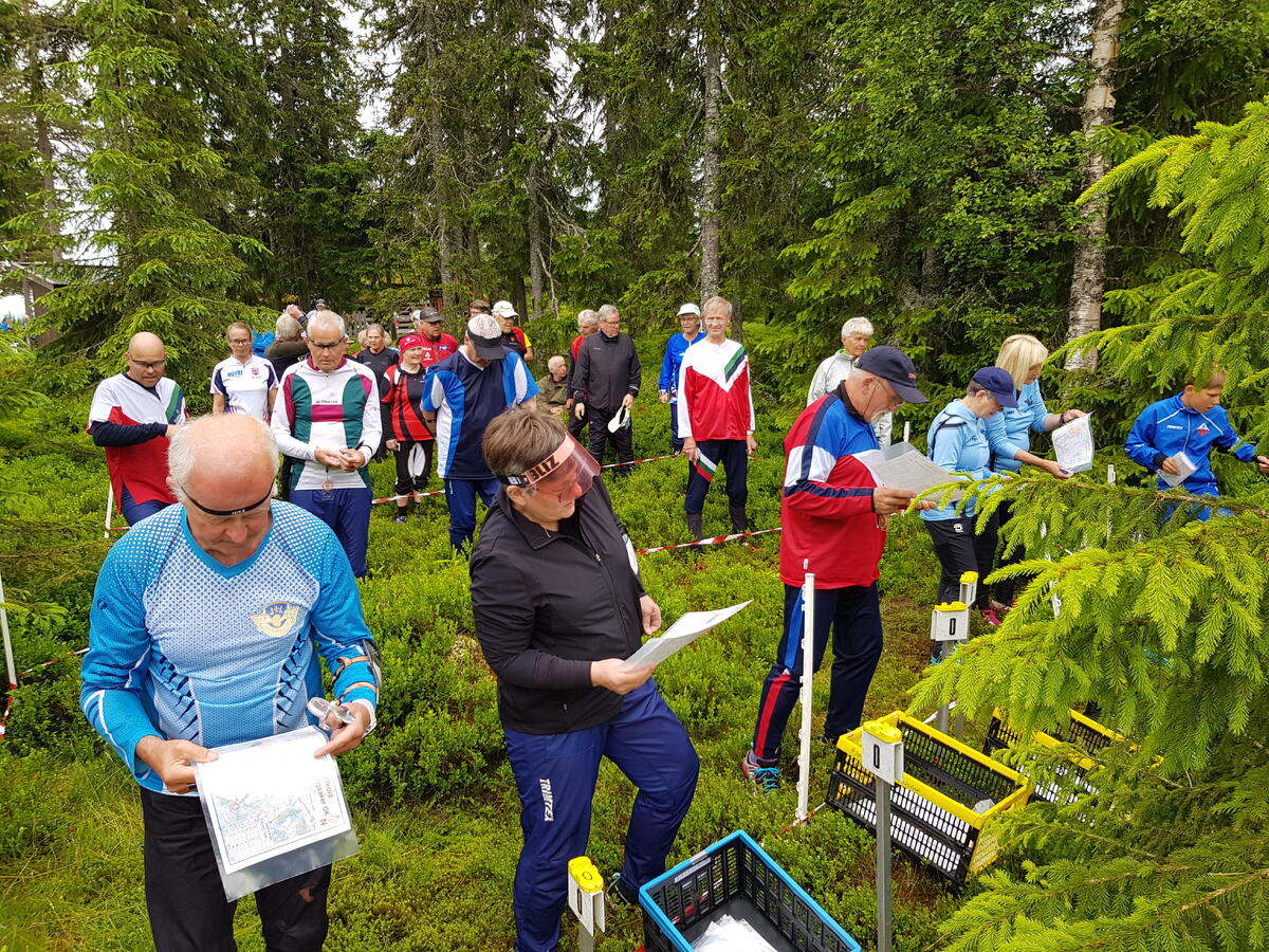 Studderer kart og løype et minutt før start