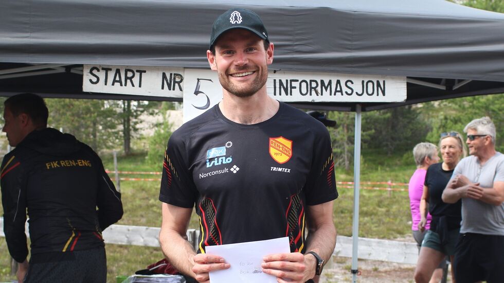Nils Kristen Sandtrøen dokumenterte senest i HalvBirken for 14 dager siden at han holder formen godt vel like også som statsråd. Bildet er tatt etter vinnerløpet hans ved Femundsenden i 2022. 