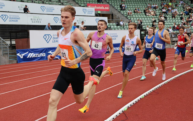 Tobias Grønstad foran briten som til slutt vant. (Foto: Tom-Arild Hansen)
