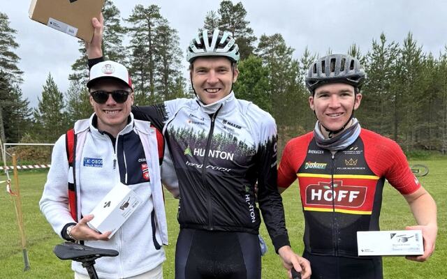 Topp tre i herrenes Trysil-Knut ritt (fra v.) Jonas Amundssen, Martin Røste Omdahl og Preben Brønstad. (Foto: arrangøren)