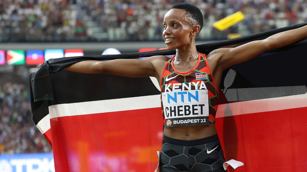Beatrice Chebet ble første kvinne under 14 minutter på 5000 meter. Her fra VM i 2023. (Foto: Arne Dag Myking)