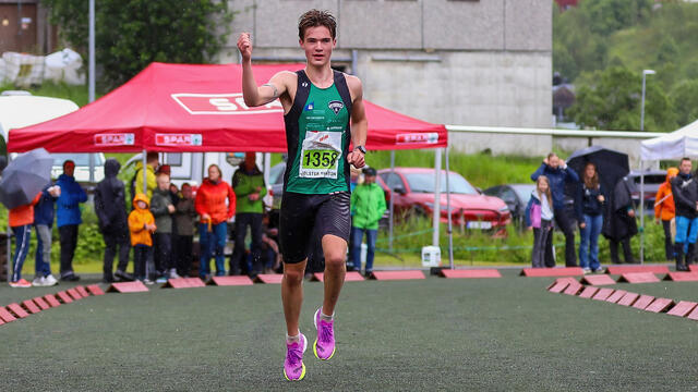 Åsmund Sunde Førde sørget for solid hjemmeseier da han løp til årsbeste på 5 km. (Foto: arrangøren)