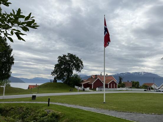 Flaggstand med det norske flagget.