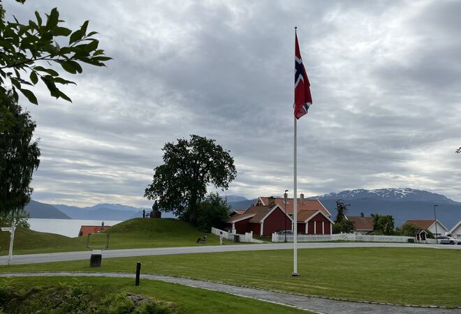 Flaggstand med det norske flagget.