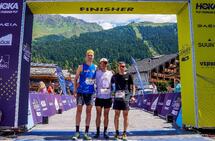Anders Haga (til venstre) sammen med den tyske vinneren Dominik Hohenleitner og italieneren Mattia Bertoncini. (Foto: UTMB)