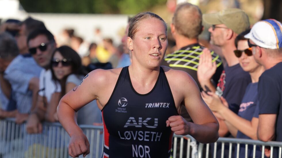 Solveig Løvseth i aksjon på mix-stafetten under EM i München i 2022. (Foto: Arne Dag Myking)