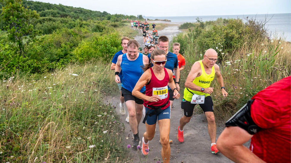 Etape Bornholm er noe for seg selv, og mange norske løpere tar turen hvert år. Her er Anne Marit Skjeie (1184) i gang med første dag og første etappe. (Foto: René Bjørn Hansen / Etape Bornholm)