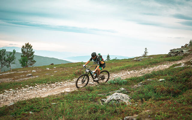 Offroad Finnmark er i gang med deltakere fra 10 land.Her fra lørdagens 150 km. (Foto: Marit Leinan Abrahamsen)