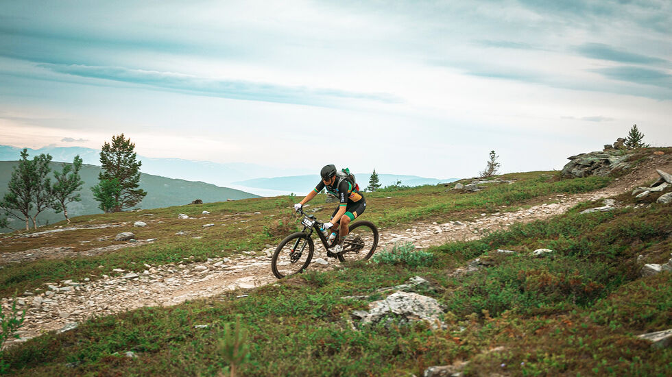 Offroad Finnmark er i gang med deltakere fra 10 land.Her fra lørdagens 150 km. (Foto: Marit Leinan Abrahamsen)