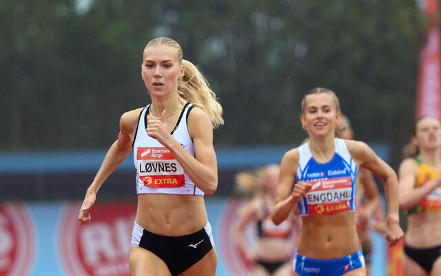 Anne Gine Løvnes spurter inn til NM-tittel på 1500 meter. (Alle foto: Arne dag Myking)