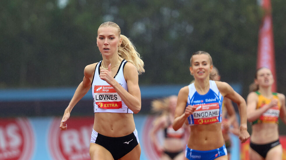 Anne Gine Løvnes spurter inn til NM-tittel på 1500 meter. (Alle foto: Arne dag Myking)