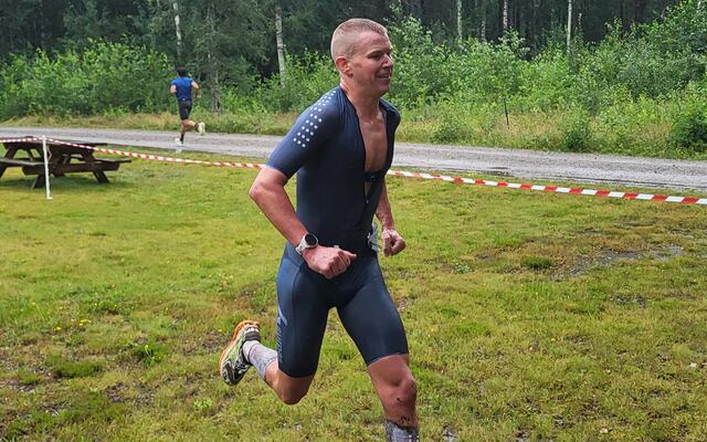 Jarle Marvik mot mål på Lundersæter lørdag. (Foto: Mathias Mesøy Berg)