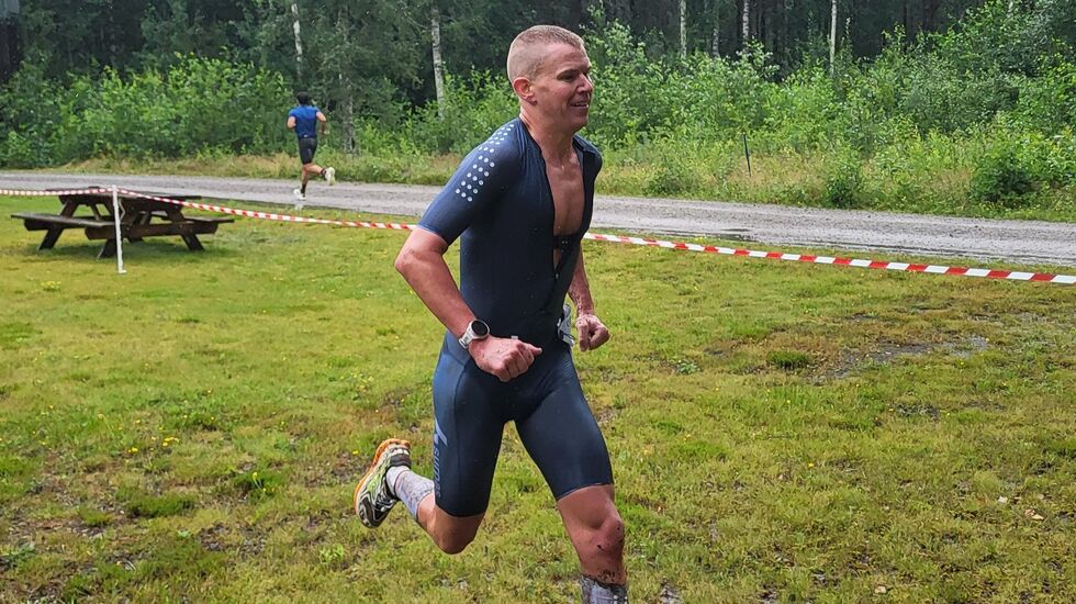 Jarle Marvik mot mål på Lundersæter lørdag. (Foto: Mathias Mesøy Berg)