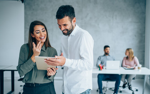 Å be om hjelp som leder handler ikke om svakhet – men om tillit, selvinnsikt og mot. (Foto: Istock.com)
