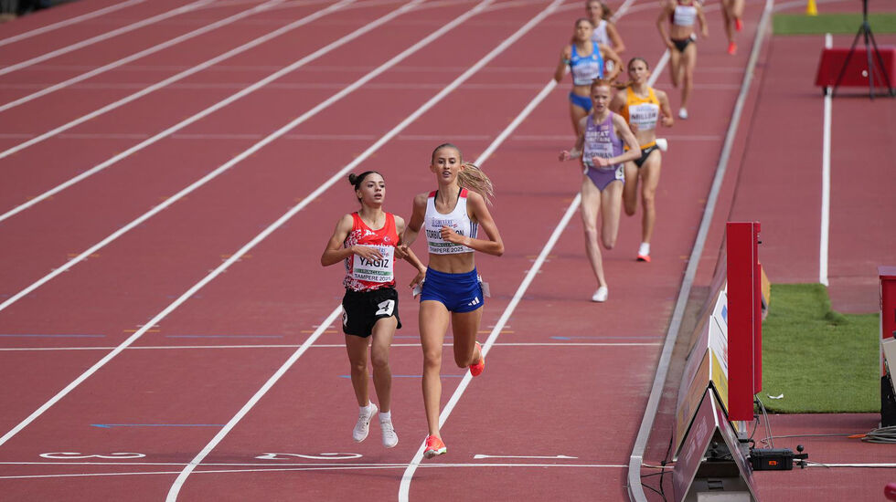 Wilma Bekkemoen Torbiörnsson vant heatet etter en skikkelig duell med tyrkiske Edibe Yagiz. Dette var jo ikke noen finale, men forhåpentligvis kostet det ikke for mye for Wilma. (Foto: Einar Børve)