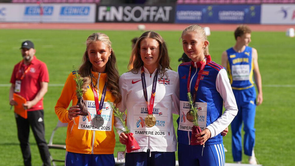 Wilma Bekkemoen Torbiörnsson kan notere seg for en bronsemedalje i et EM. Her med vinner Innes Fitzgerald i midten. Carmen Cernjul tok sølvmedaljen. (Foto: Einar Børve)