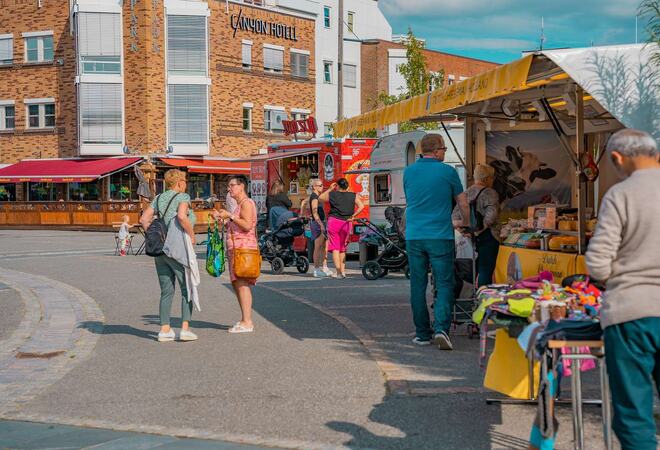 Alta sentrum sommer med torg