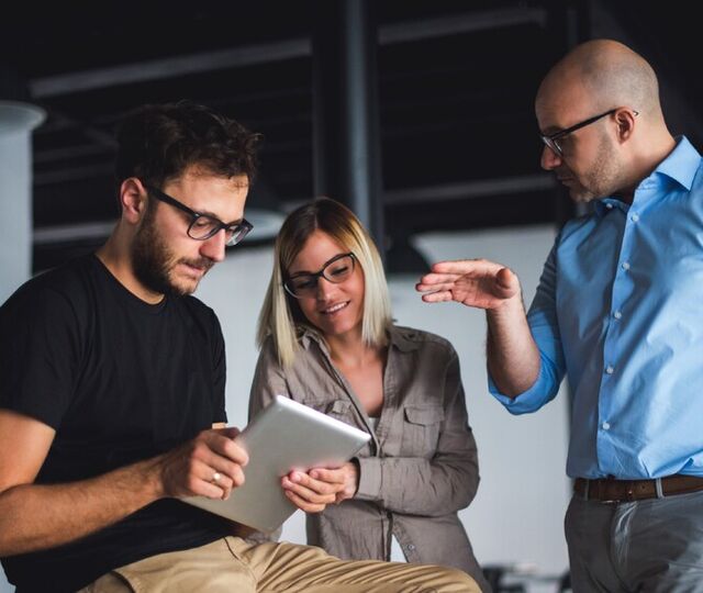 God lederutvikling starter der du møter virkelige utfordringer – ikke bare i kursrommet. (Foto: Istock.com)