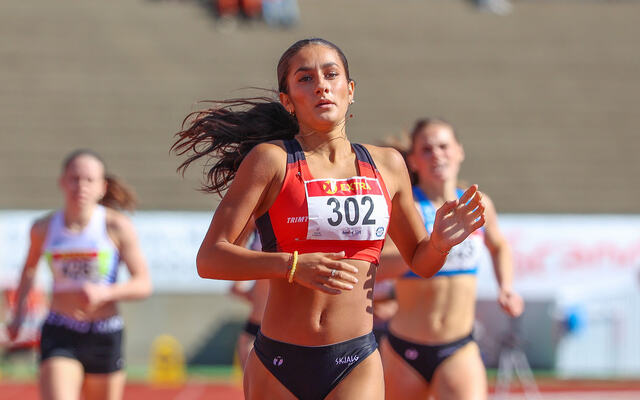 Ingen foran og heller ingen ved siden av Line Safaa Al-Saiddi på verken 200 m eller 800 m på Fana stadion søndag formiddag. (Foto: Arne Dag Myking)