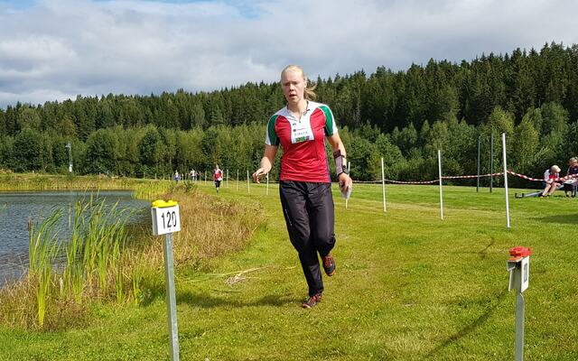 Mina Bleken Rud vant D 17-18.