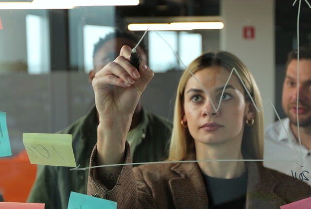 Som leder er evnen til å skjerme seg fra forstyrrelser en av de viktigste ferdighetene du kan utvikle – både for egen del og for teamets prestasjon. (Foto: Istock.com)