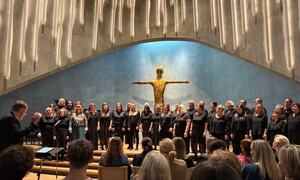 Koret Alta Vocale med konsert i Nordlyskatedralen