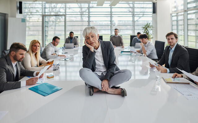 En leder uten glød skaper ikke bevegelse. Engasjement handler ikke om volum – men om vilje, nærvær og betydning. (Foto: istock.com)