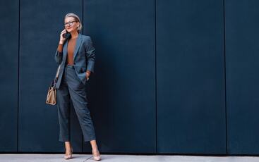 Klesvalg er en del av ditt budskap – og kan enten styrke eller svekke tilliten du ønsker å bygge. (Foto: Istock.com)