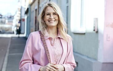 Meri Wiik viser hvordan personlig kommunikasjon og tydelige verdier kan bygge tillit, kultur og synlighet innenfra – uten store kampanjer. (Foto: Inger Paulsen)