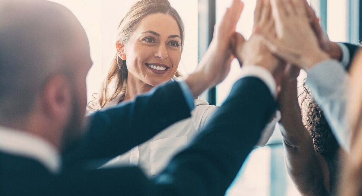 Ekte mot i ledelse handler ikke om kontroll – men om å tørre å slippe den. (Foto: Istock.com)
