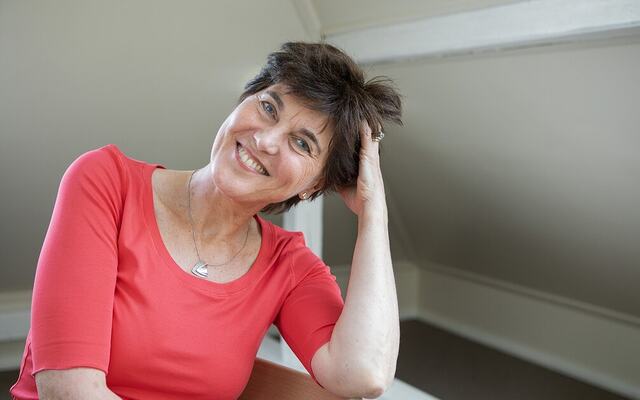 Ann Ahlqvist viser hvordan små grep og bevisste prioriteringer kan gjøre forskjellen mellom å snakke om mål og faktisk nå dem. Gjennomføring handler om å ta ansvar, også for egne løfter. Ann Ahlqvist viser hvordan små grep og bevisste prioriteringer kan gjøre forskjellen mellom å snakke om mål og faktisk nå dem. Gjennomføring handler om å ta ansvar, også for egne løfter.